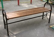 Лавка с подлокотниками (металлический каркас, дерево)