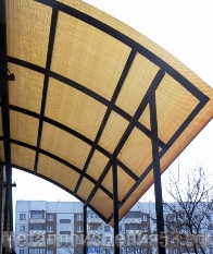 Металлический козырек односкатный дугообразный с опорами (артикул МКС12)