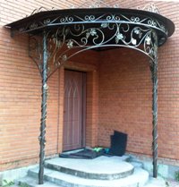 Кованый козырек купольный на опорах (артикул МКК17)