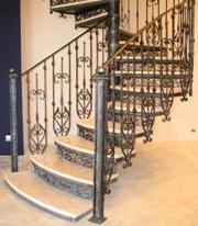 Лестница винтовая c коваными перилами и каркасом (артикул-МЛВ12)