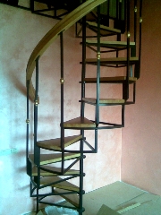 Лестница винтовая малая c перилами (артикул-МЛВ01)