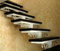 Лестница прямая на второй этаж с ковкой (артикул-МЛ13)