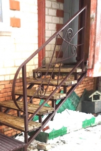 Обустройство крылечка в частном доме.