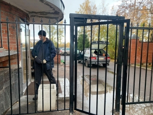 Установка сварного забора и калитки на Октябрьской д. 8А