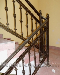 Перила лестницы с ковкой, покрытие порошок (артикул-ПРК10)
