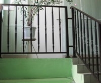 Перила лестницы с ковкой (артикул-ПРК05)