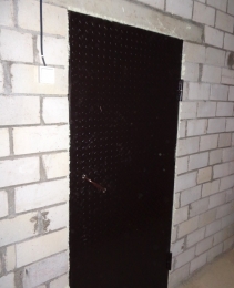 Дверь металлическая подвальная