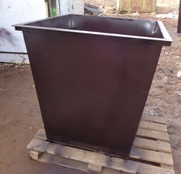 Контейнер для мусора металлический