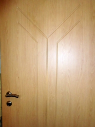 МДФ-панель на входной двери в квартиру