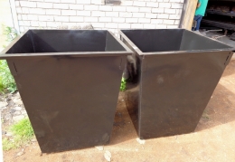 Мусорные баки металлические, цвет - серый