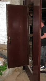 Ворота гаражные усиленные с дверью