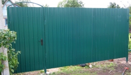 Ворота и калитка из профлиста для загородного дома
