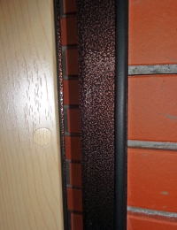 Контур уплотнения металлической двери