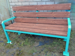 Скамья деревянная на металлическом каркасе (покрытие Биотекс)