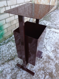 Урна уличная опрокидывающаяся с рифленым козырьком