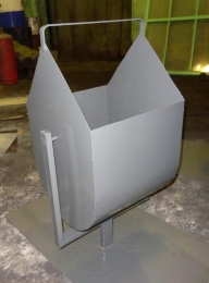 Урна опрокидывающаяся с закругленным дном