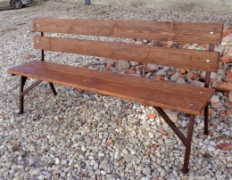 Скамейка на металлическом каркасе (спинка и сиденье дерево)