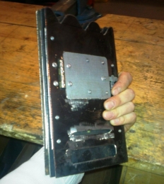 Печка походная на шишках, коре, ветках