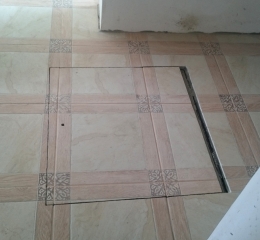 Люк в полу со съемной ручкой