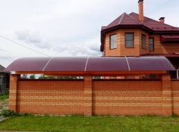 Навес арочный с опорой на забор