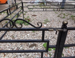 Оградка ритуальная с калиткой и задвижкой