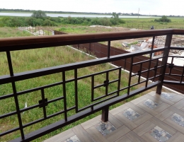 Перила балкона второго этажа сварные