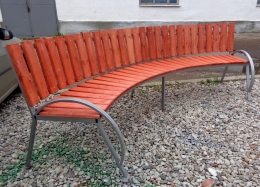 Скамья полукруглая с порошковым покрытием каркаса