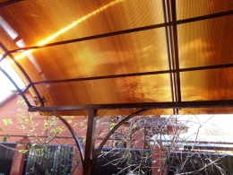 Покрытие навеса - поликарбонат, бронза