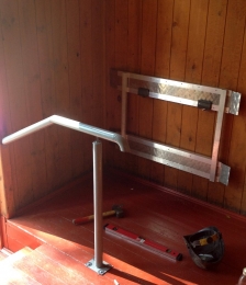 Пандус съемный с поручнем, крепление на стену