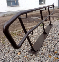 Поручень для пандуса с закладными деталями