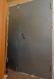 Дверь техническая друстворчатая, гладкая