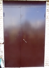 Дверь входная двустворчатая с верхней зашивкой