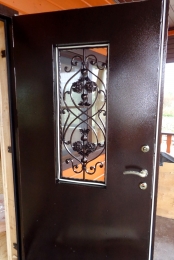 Дверь входная с ковкой, контуры уплотнения, монтаж