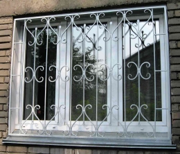 Решетка кованная на окно