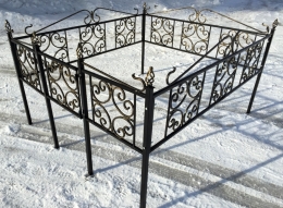 Оградка ритуальная кованная с позолотой