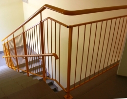 Перила лестничные с поручнем для детей