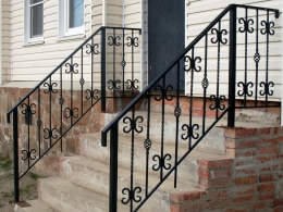 Кованое ограждение лестницы входной
