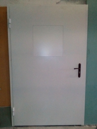 Дверь в кассу с откидным окном