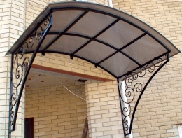 Козырек арочный с ковкой и поликарбонатом