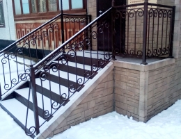 Перила кованые для уличной лестницы