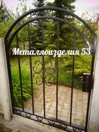 Калитка с элементами ковки