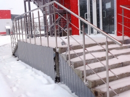 Установка перил на крыльцо д. Чечулино