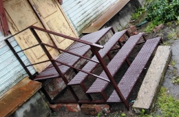 МЕТАЛЛИЧЕСКОЕ КРЫЛЬЦО