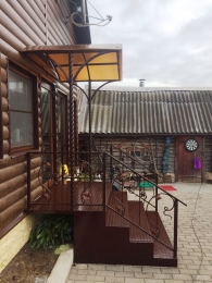 Входная группа с коваными элементами 