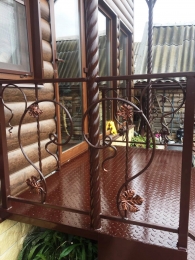 Входная группа с коваными элементами 