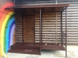 Входная группа с коваными элементами 