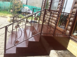 Входная группа с коваными элементами 