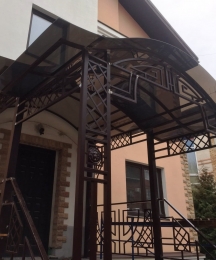 Навес с геометрическим узором