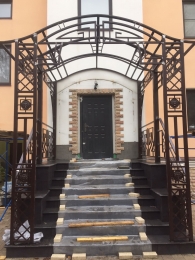 Навес с геометрическим узором