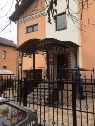 Навес с геометрическим узором